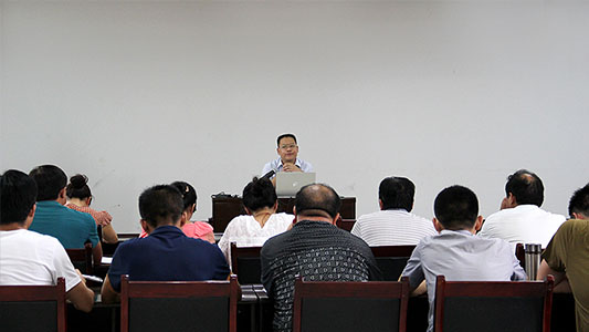 一帆機械中高層領導學習普及法律知識 一帆機械中高層領導學習普及法律知識