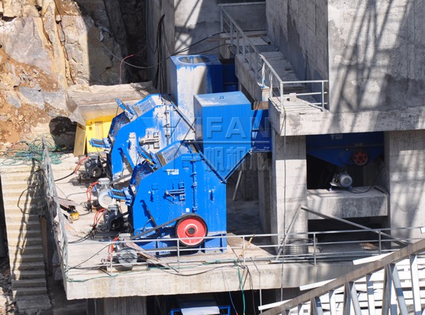 生產(chǎn)線反擊式破碎機